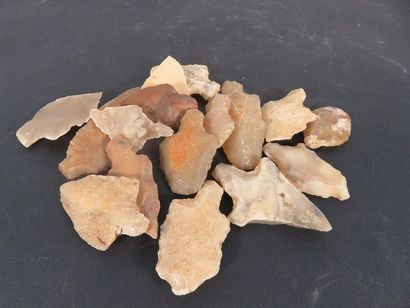 LOT : Environ VINGT TROIS PETITS GRATTOIRS,...