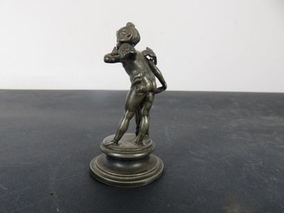 STATUETTE sur socle en bronze. Eros. XIXème...