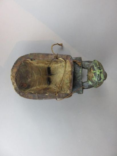 ANCIEN MASQUE FACIAL. Bois lourd, belle patine...