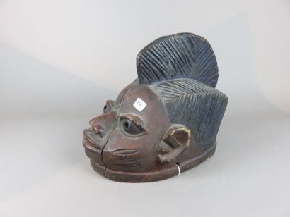 MASQUE CASQUE Gueledé. Bois lourd, patine...