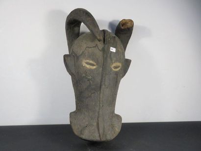 MASK Cameroon (one horn missing)
