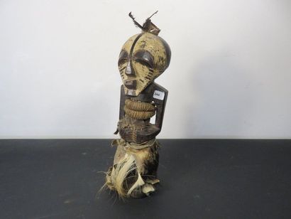 STATUE FETICHE Nkishi masculin. Bois lourd...