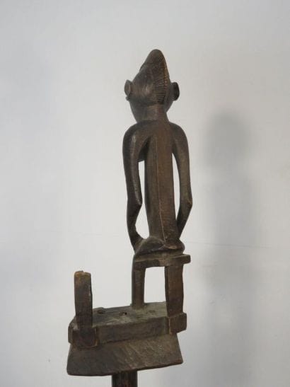 CANNE DE CHEF. Wood. It is carved of a couple...