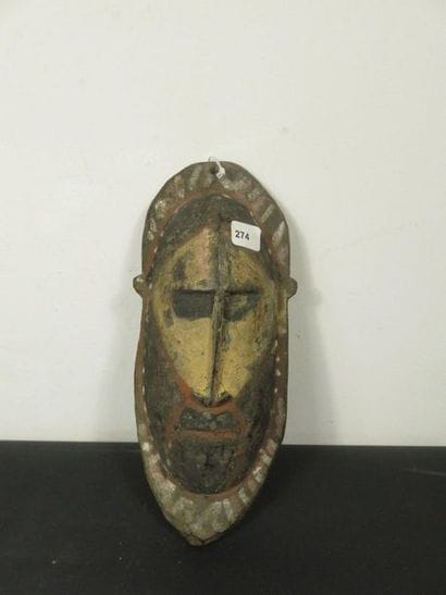 Heavy wooden MASK. Papua new Guinea Abelam....