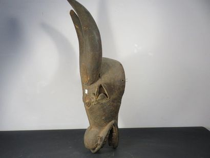 MASQUE BUFFLE. Bois lourd. Cameroun Haut...