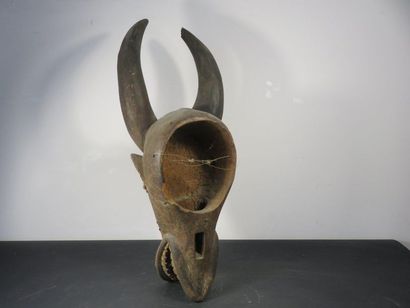 MASQUE BUFFLE. Bois lourd. Cameroun Haut...