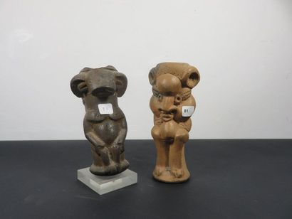 DEUX FOURNEAUX DE PIPE en terre cuite : bélier...