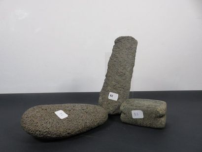DEUX ELEMENTS en pierre. Mali et un PILON...