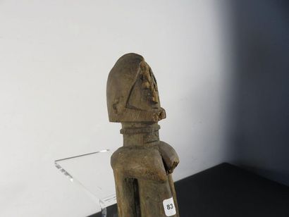 STATUE masculine. Bois lourd. Mali, Dogon...