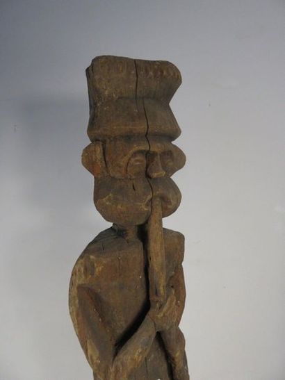 STATUE masculine : personnage fumant la pipe....