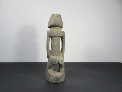 STATUETTE. Bois lourd. Mali, Dogon Haut 37...