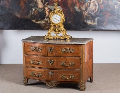 Commode en marqueterie de bois de violette,...