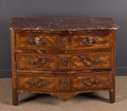 Commode en marqueterie d'amarante en frisage...