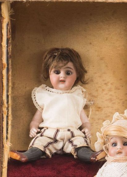 Mignonette Simon Halbig. Corps porcelaine

17...