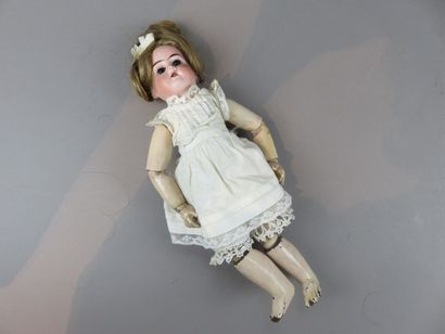 Petite poupée, 32 cm. Tête allemande