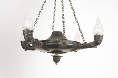 Lustre plafonnier en bronze et laiton patiné...