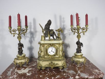Importante garniture de cheminée en marbre...