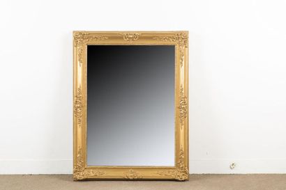 Miroir rectangulaire à encadrement en bois...