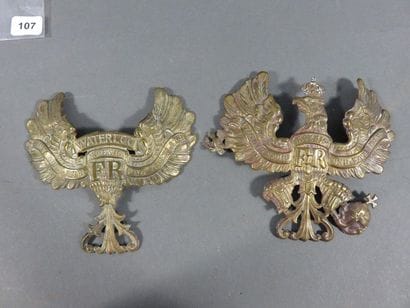 Deux plaques de casque à pointe modèle 1895....