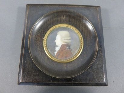 Miniature ronde. « Jeune homme de qualité...
