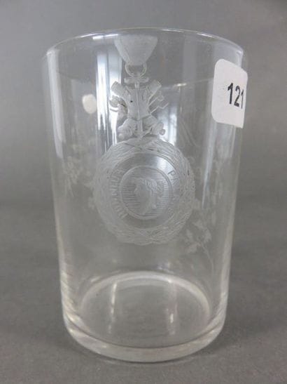 Verre gobelet en cristal gravé de la médaille...