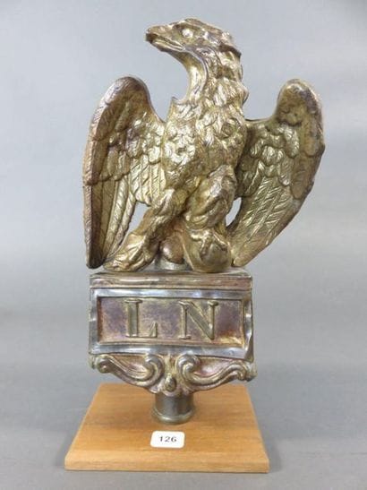 Aigle de parement. En laiton estampé, uniface,...