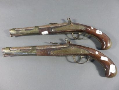 Paire de pistolets d’officier à silex type...