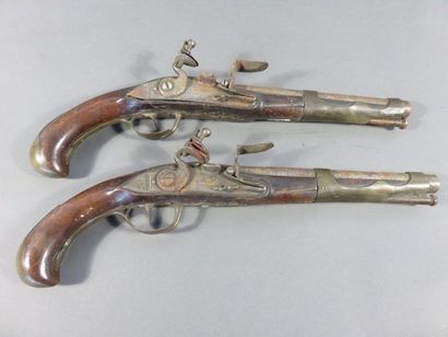 Paire de pistolets d’officier à silex type...