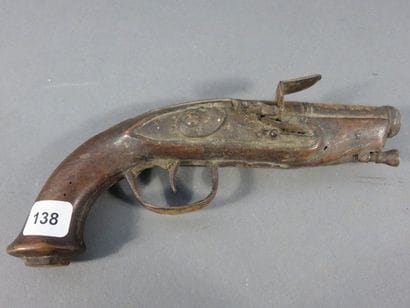Petit pistolet de voyage à silex. Dans l’état...