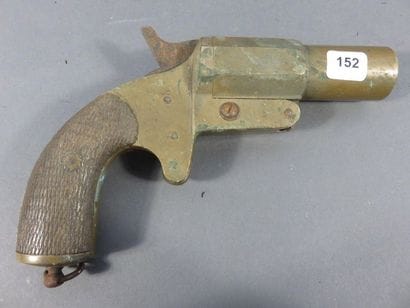 Pistolet lance-fusée français modèle 1916....