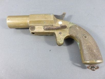 Pistolet lance-fusée français modèle 1916....
