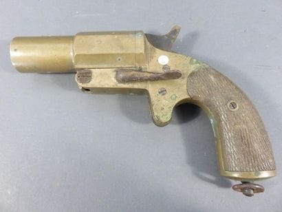 Pistolet lance-fusée français modèle 1916....