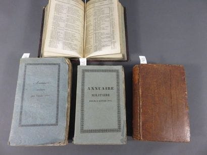 Ensemble de quatre almanachs militaires pour...