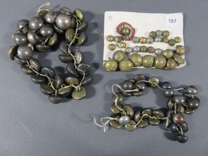 Ensemble de 90 boutons dont 30 boutons de...