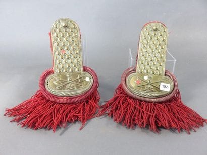 Paire d’épaulettes de sapeur-pompier. Corps...