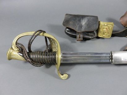 Sabre d’officier supérieur. Poignée en corne....