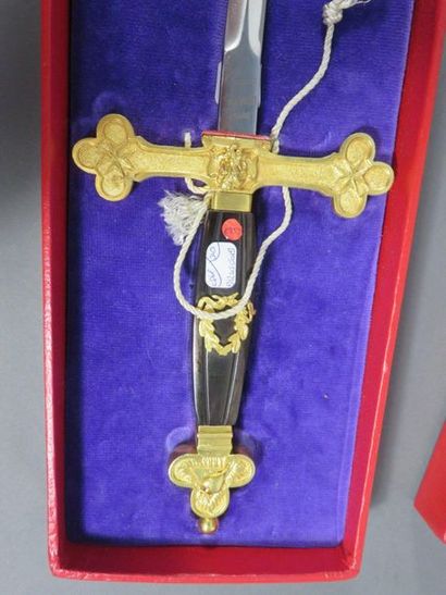Epée de franc maçon du 33è degré. Poignée...