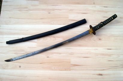 Sabre Katana indochinois. Poignée recouverte...