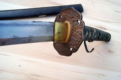 Sabre Katana indochinois. Poignée recouverte...