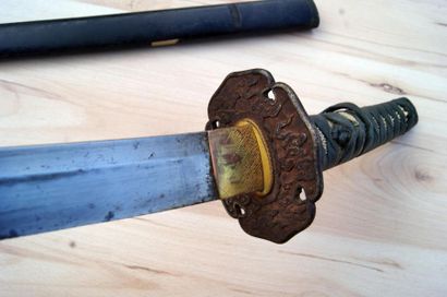 Sabre Katana indochinois. Poignée recouverte...