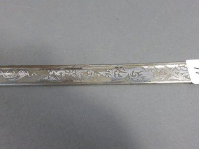 Lame de sabre d'officier de marine, à dos...