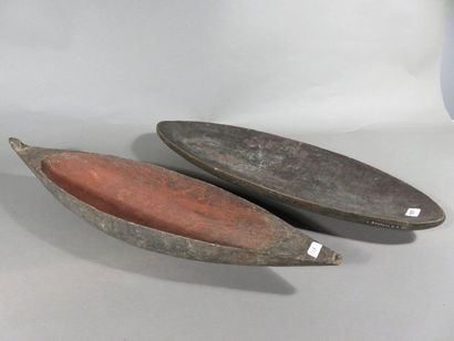Deux Coupes. Bois tendre. Longueur : 53 cm.et 55...
