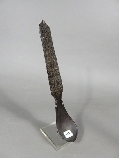 Atoni, cuillère à décor ajouré d’oiseaux...