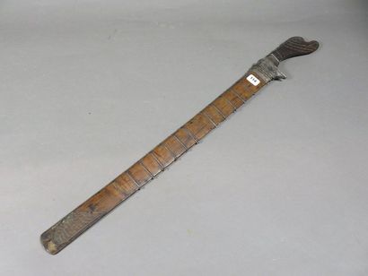 Sabre, la lame est en acier, la poignée en...