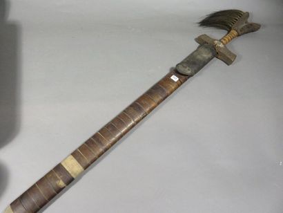 Kampilan, épée de guerrier, la lame en acier...