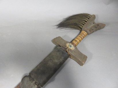 Kampilan, épée de guerrier, la lame en acier...