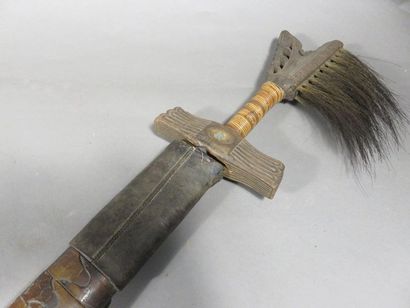 Kampilan, épée de guerrier, la lame en acier...