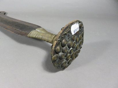 Couteau présentant sur la partie haute une...