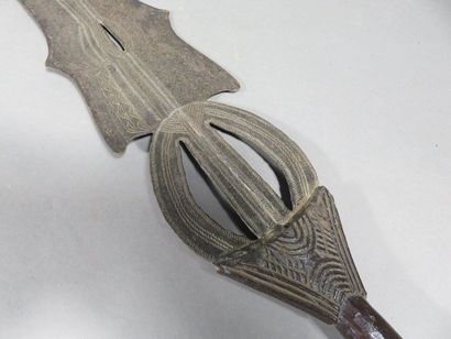 Couteau présentant sur la partie haute un...