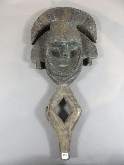 Figure de reliquaire. Ame de bois plaquée...
